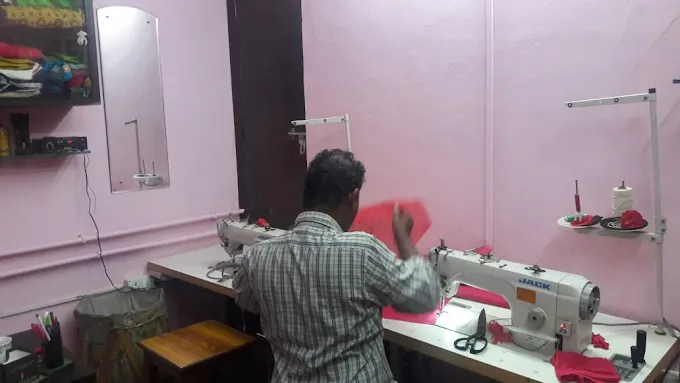MIRROR BOUTIQUE